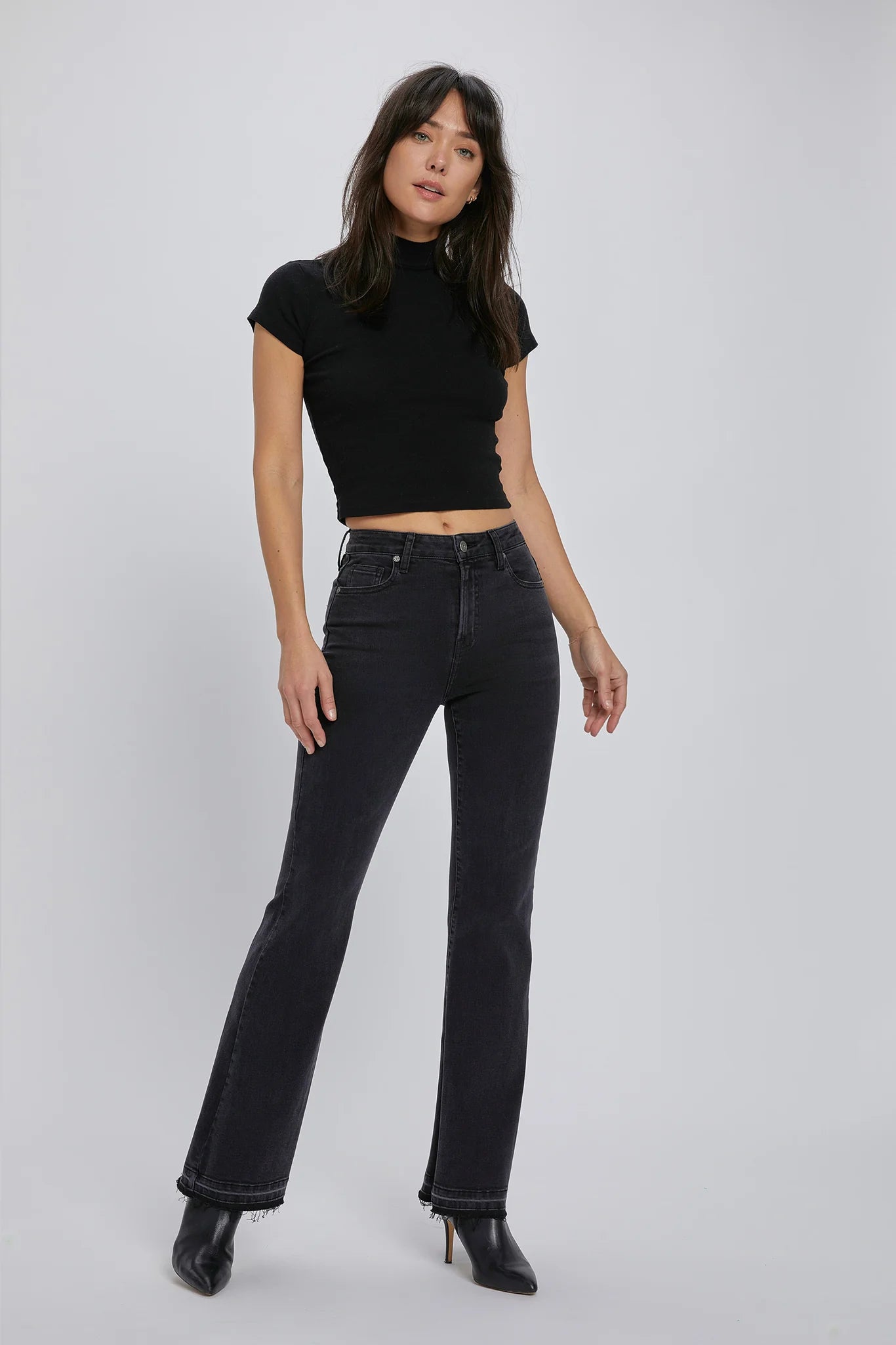 HIDDEN BLACK SLIT FLARE JEANS