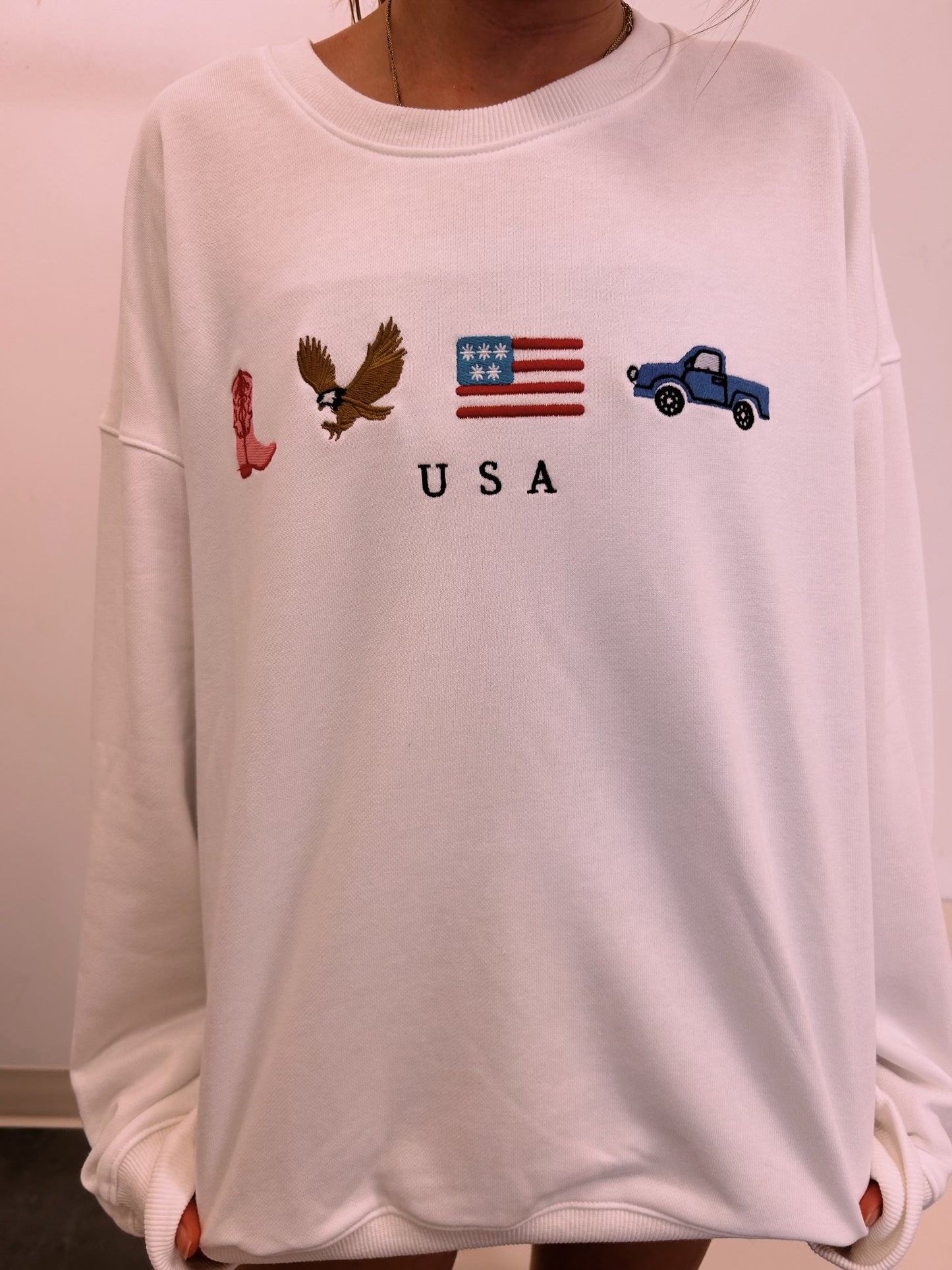 CREW NECK "USA" EMBROIDERED SWEATSHIRT