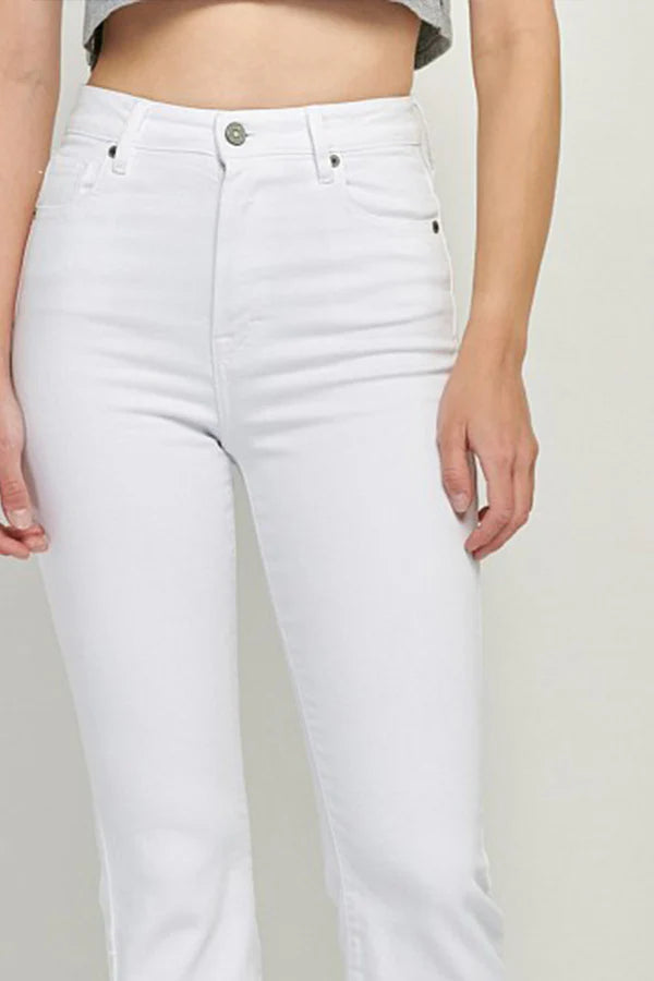 HIDDEN WHITE CROP FLARE JEAN