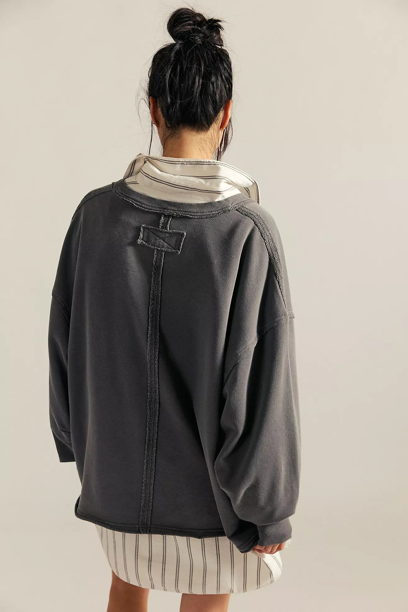 WTF VENICE V NECK GRAPHIC