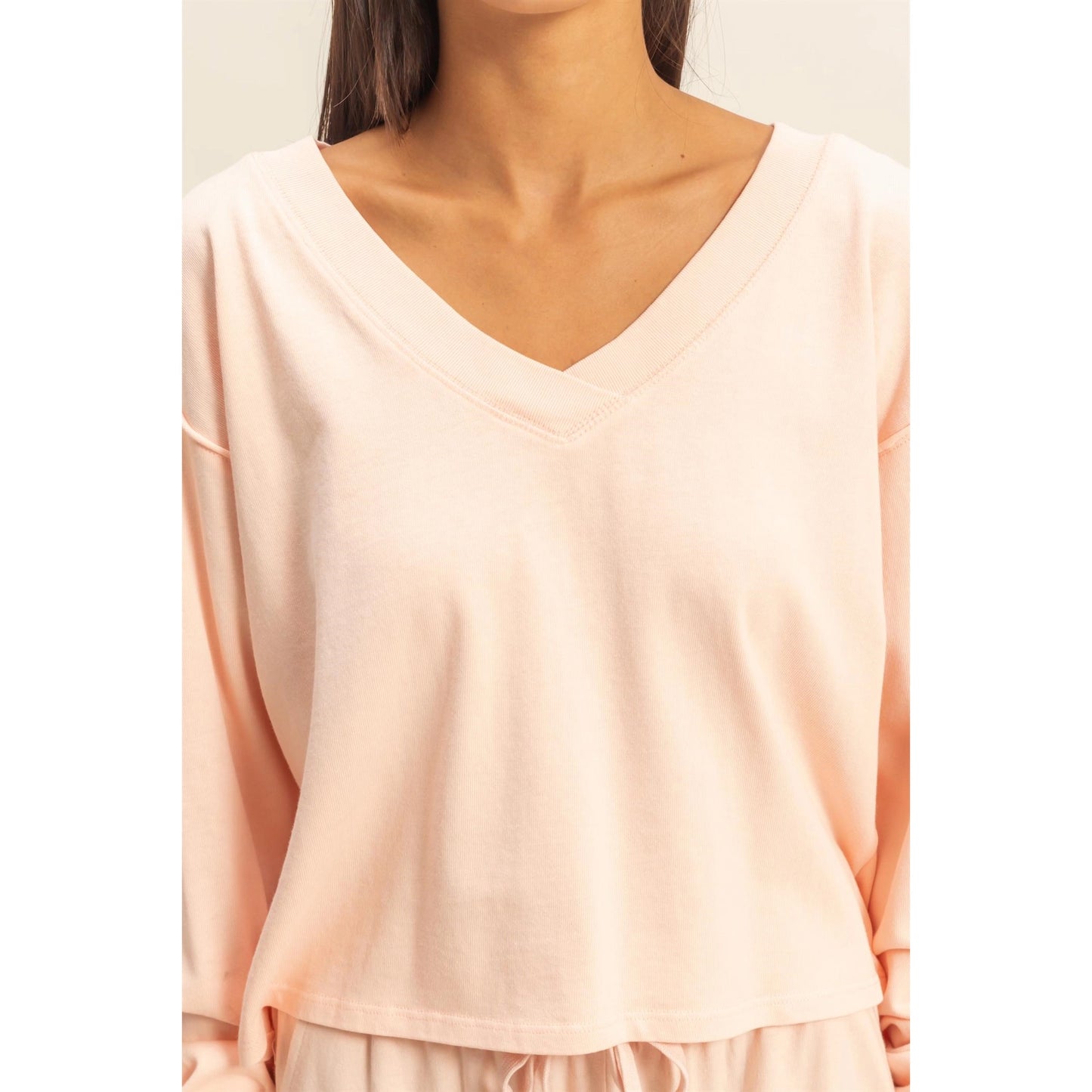 V NECK LONG SLEEVE CROP TOP