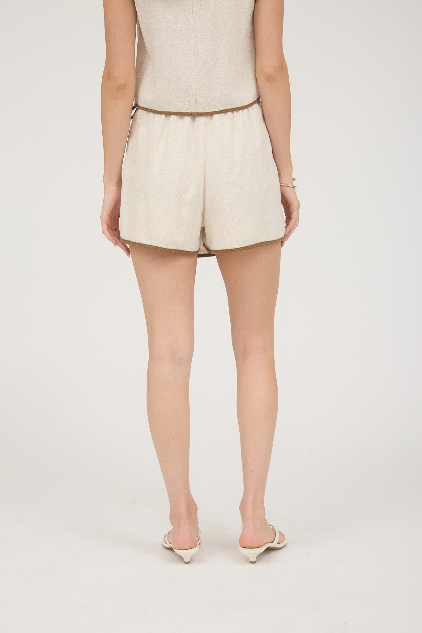 CONTRAST TRIM WRAP MINI SKORT
