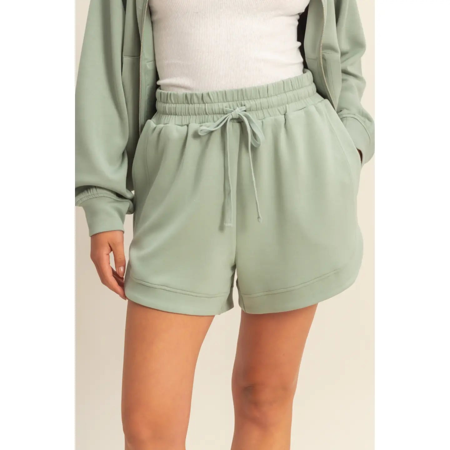 SCUBA ELASTICIZED LOOSE SWEAT SHORTS