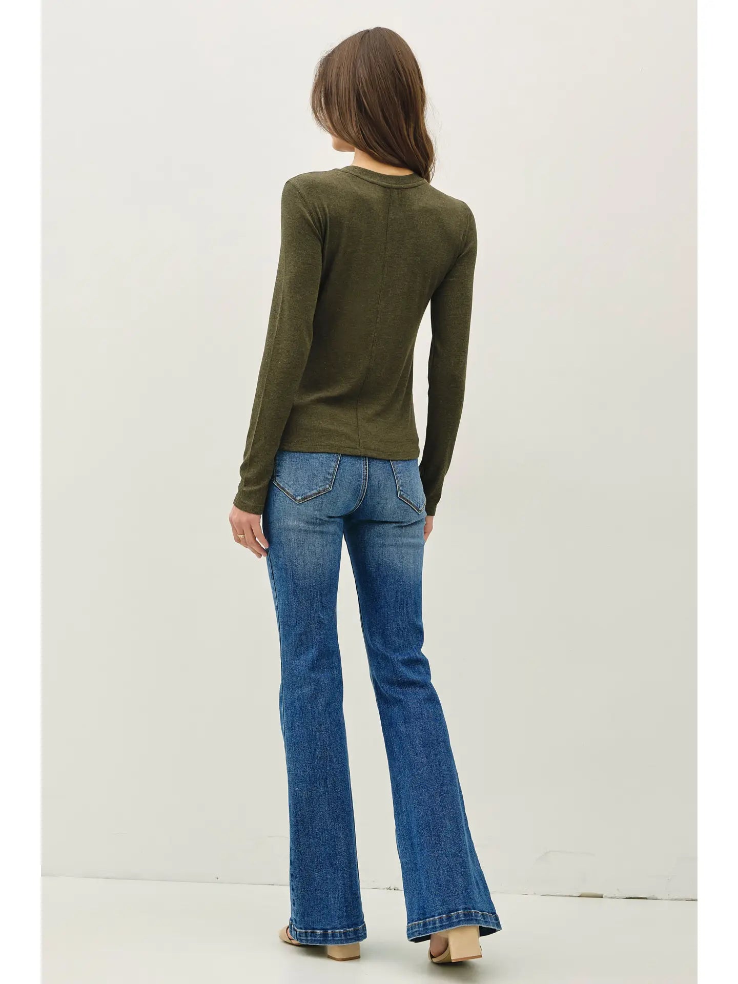 RIBBED CREWNECK LONG SLEEVE BASIC TOP