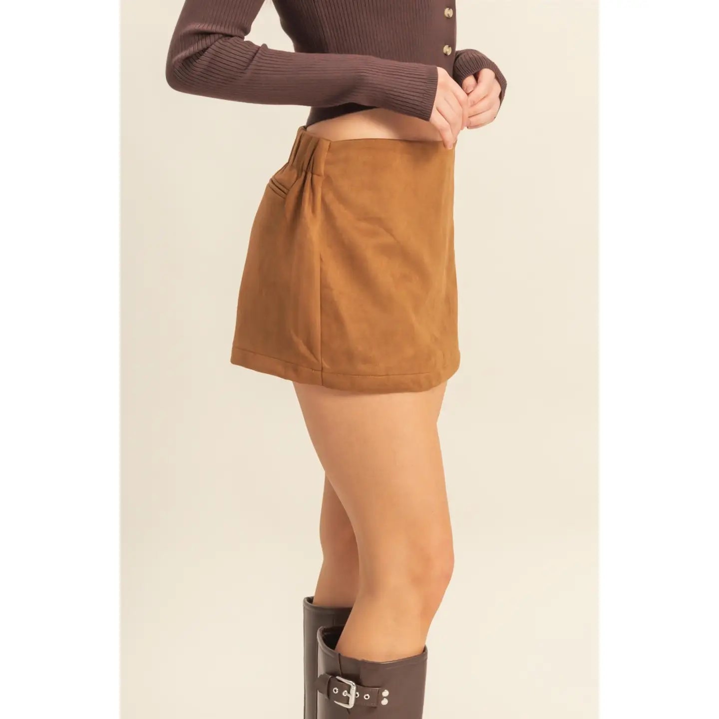 HIGH-WAISTED SUEDE SKORT