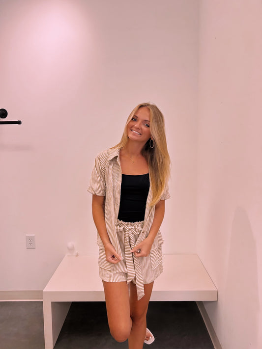 BUTTON UP RAGLAN BUBBLE SLEEVE SHIRT