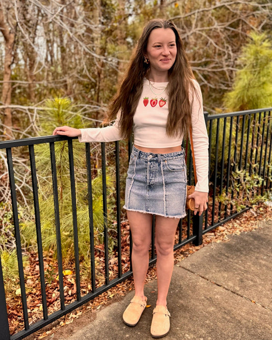 STRAWBERRIES LONG SLEEVE CROP TOP