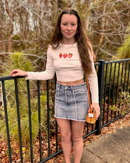 STRAWBERRIES LONG SLEEVE CROP TOP