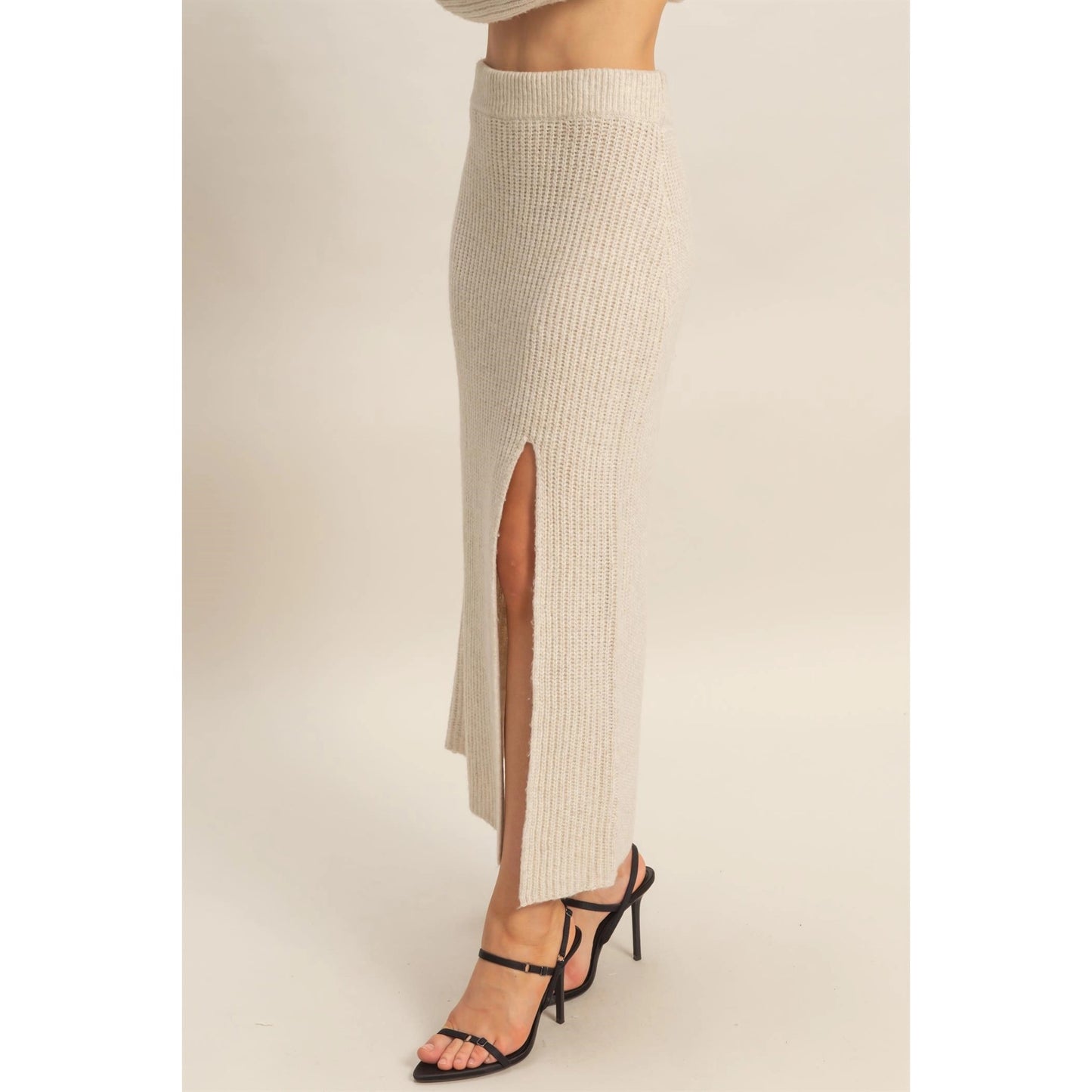 RIBBED SIDE SLIT SWEATER SKIRT
