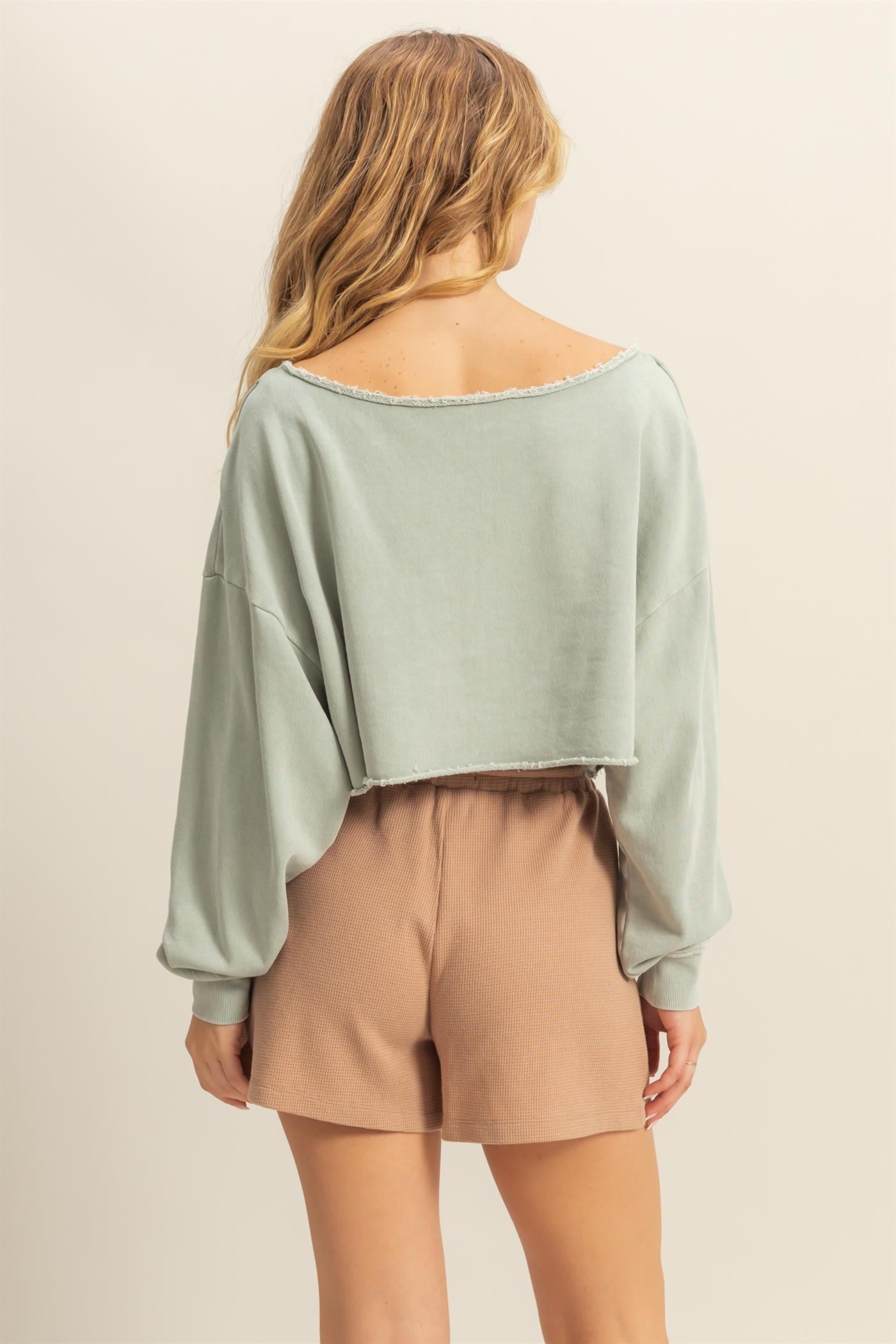 FRAYED DETAIL LONG SLEEVE CROP TOP