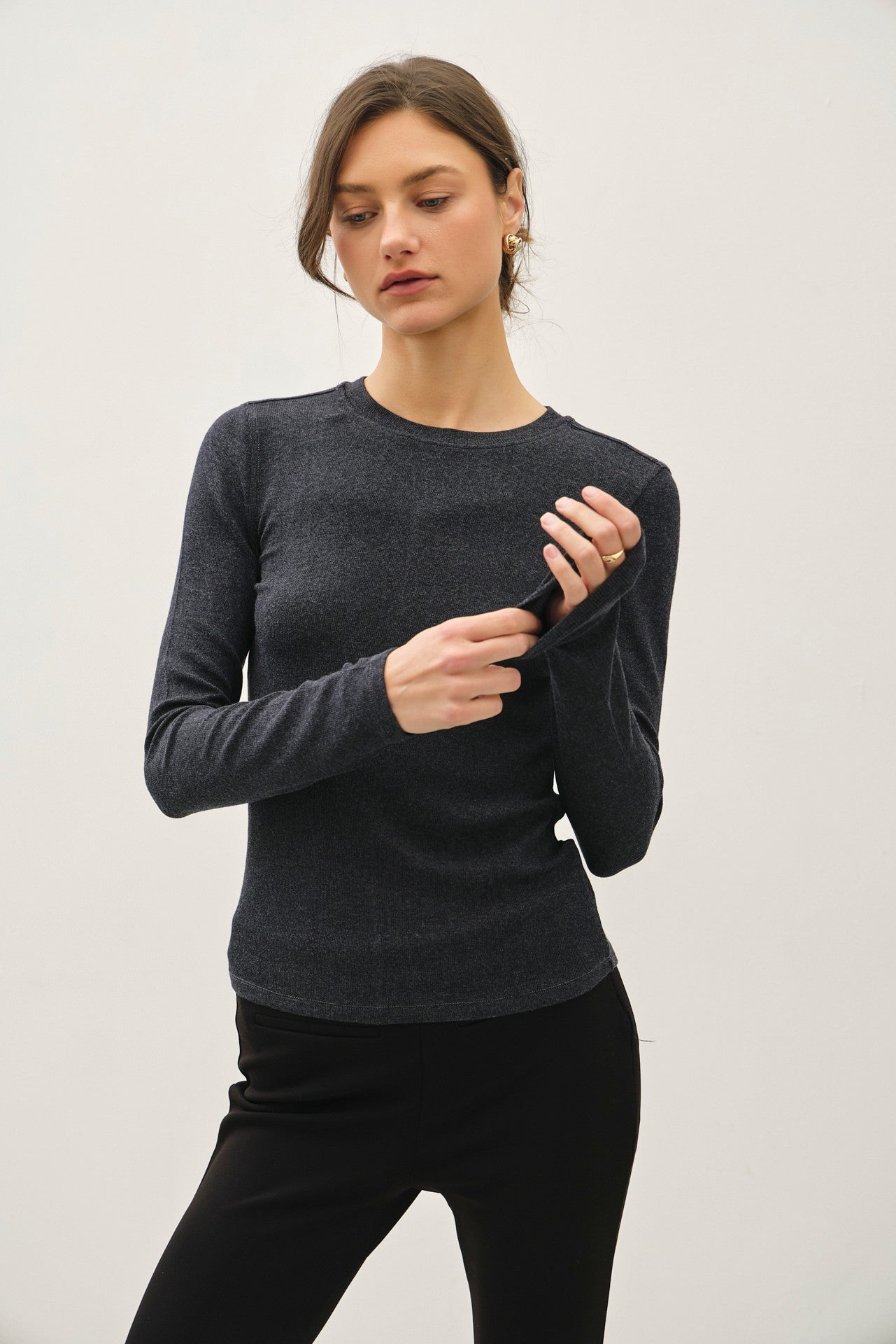 RIBBED CREWNECK LONG SLEEVE TOP