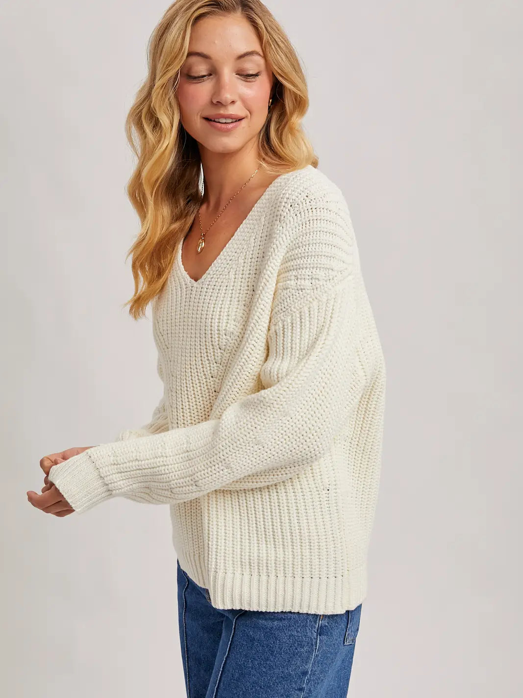 V-NECK SWEATER